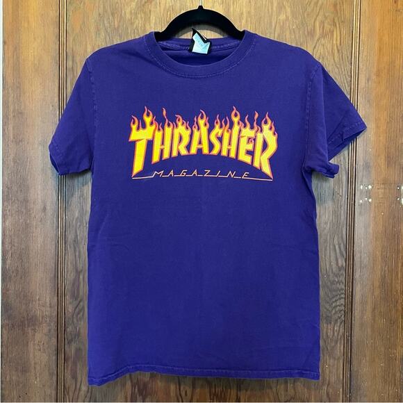 Vintage Thrasher Magazine Faded Spell Out Fire Flames Skater‎ Small FLAW - Picture 1 of 8
